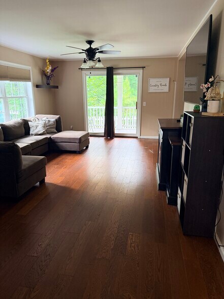 Building Photo - 32300 Azalea Ln