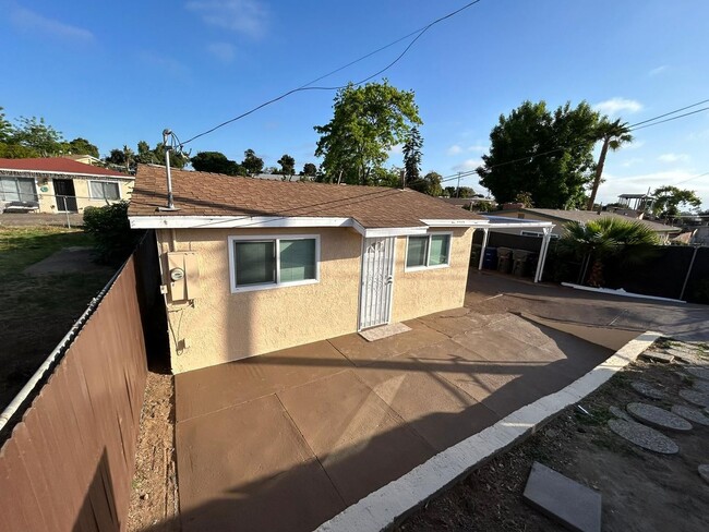 Building Photo - Remodeled 3 Bedroom 2 bath House with Backyard