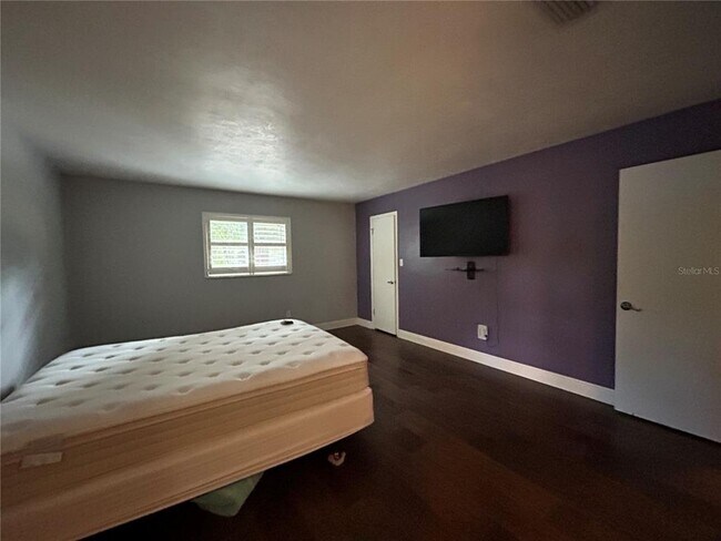 Building Photo - 608 SW 80th Blvd