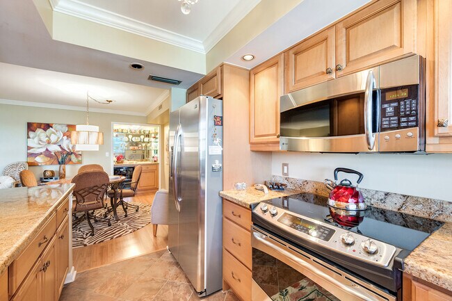 Building Photo - 3500 Gulf Shore Blvd N