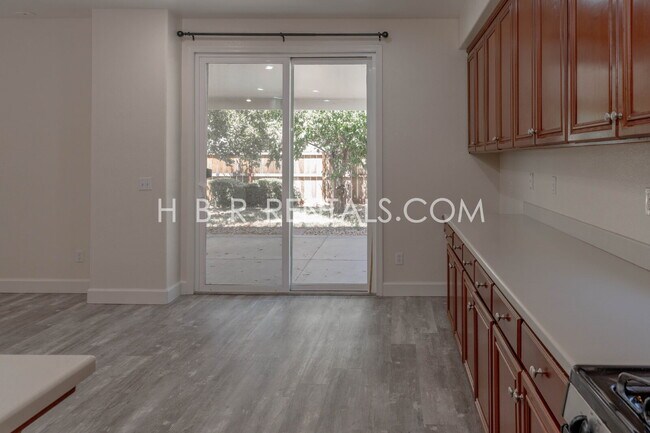 Building Photo - 4-Bedroom, 3-Bath Home in Desirable Manteca – Spacious Living
