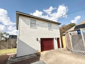 Building Photo - BRA11