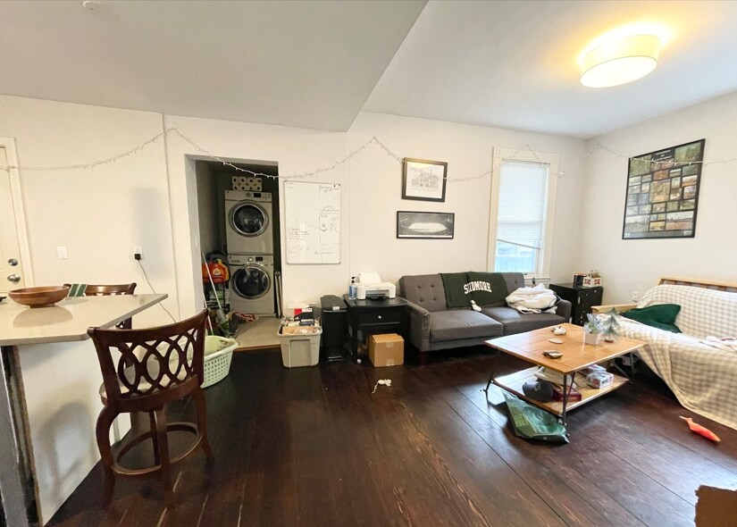 Building Photo - 31 Rawson St