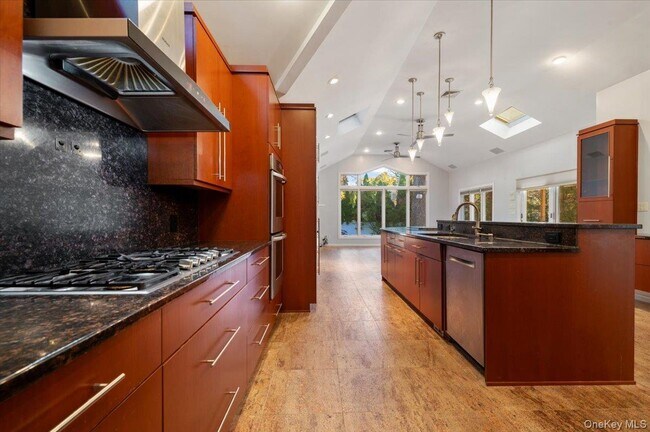 Building Photo - 25 Belmont Dr W