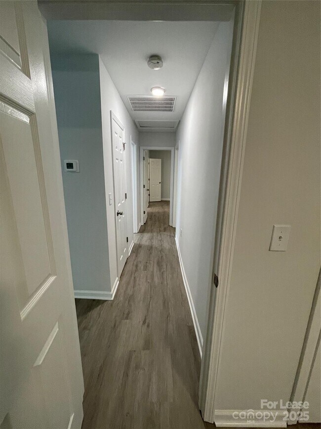 Building Photo - 7135 Ludwig Dr