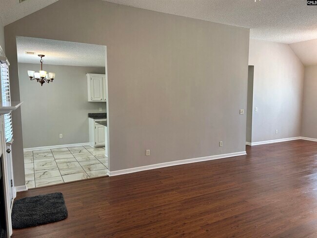 Building Photo - 405 Beech Glen Dr