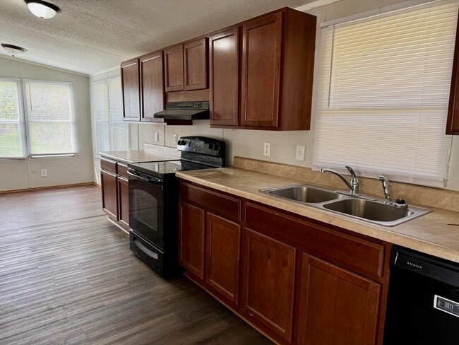 Building Photo - 244 Lucky Lane