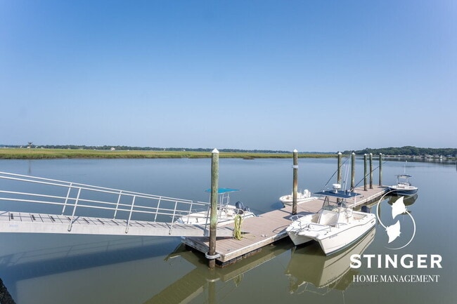 Building Photo - 14 Hayek St