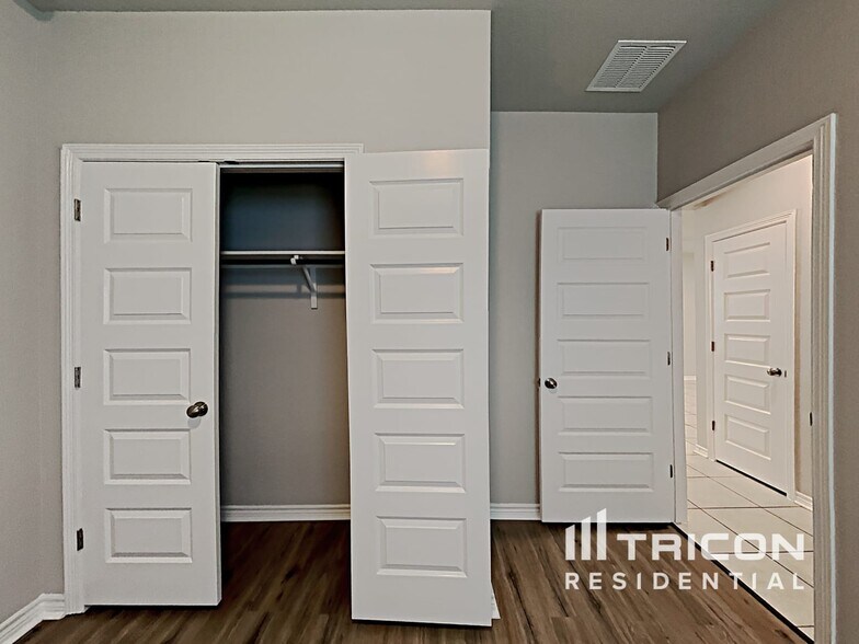 Building Photo - 301 Spanish Foal Trail