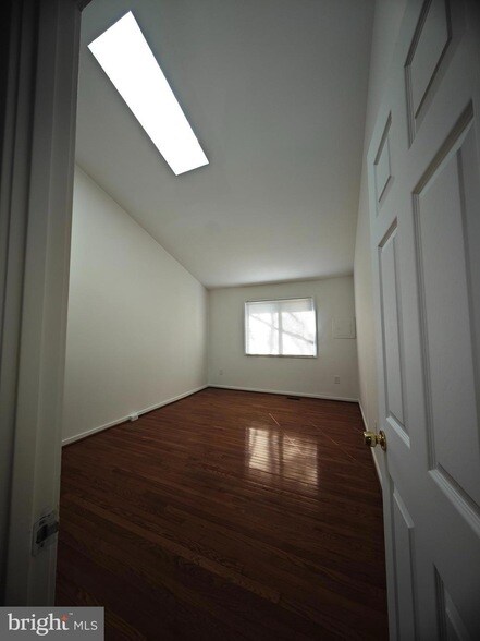 Building Photo - 9813 Hellingly Pl