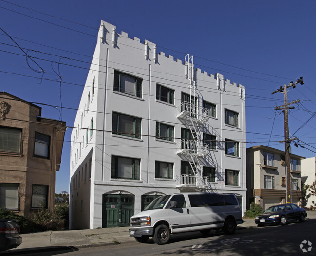 Building Photo - The Beacon