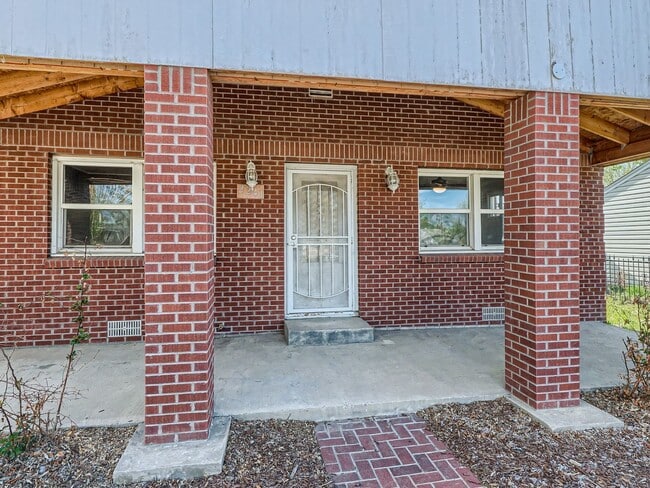Building Photo - 2241 S Linley Ct