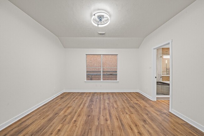 Building Photo - 16118 Market Garden Ln