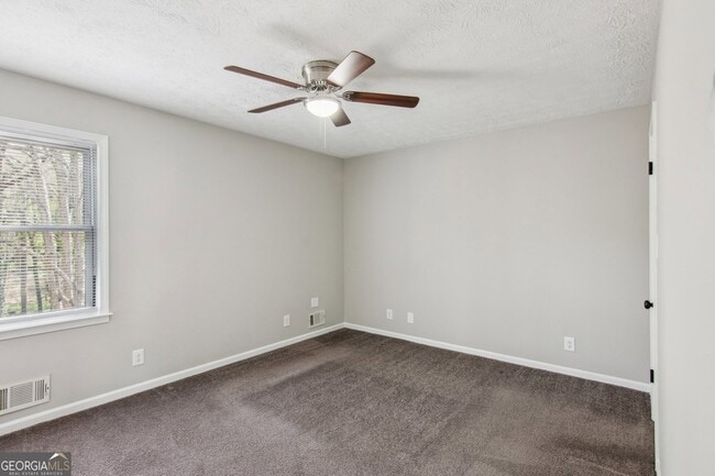 Building Photo - 2453 Falcon Ct