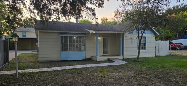 Primary Photo - 9407 Antoine Dr