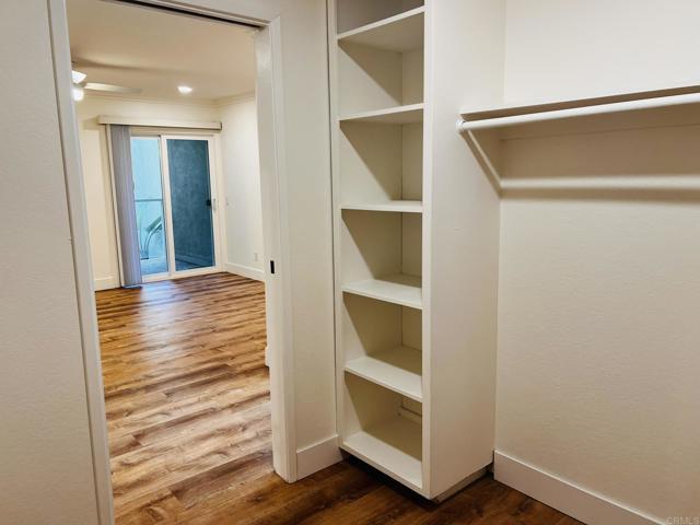 Building Photo - 4587 Cove Dr