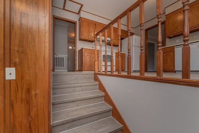 Building Photo - 3 Bed/2.5 Bath House for Rent in Martinez w/ Garage & Fenced Back Yard