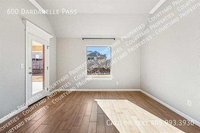 Building Photo - 600 Dardanelle Pass