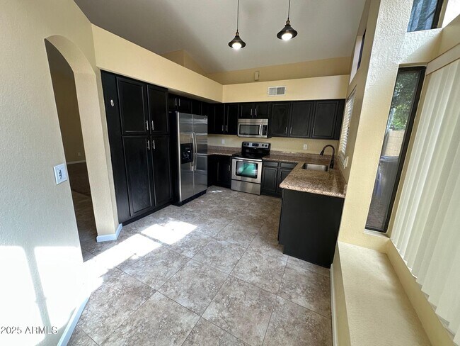 Building Photo - 8919 S Lori Ln