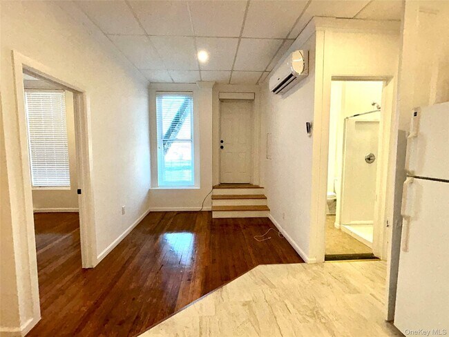 Building Photo - 48 W Main St