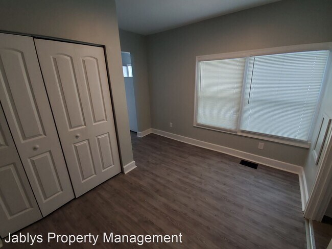 Building Photo - 3 br, 1 bath House - 902 Park Ave