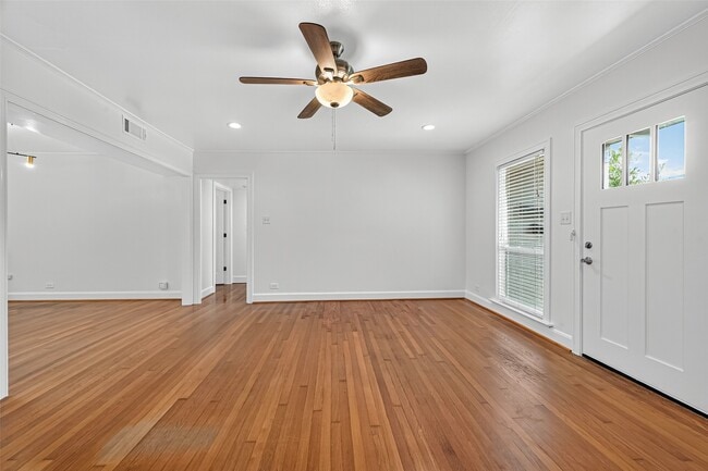 Building Photo - 2328 McClendon St