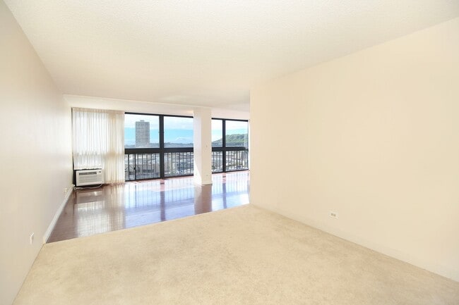 Building Photo - Renovated Kahala Towers-3 bedroom, 2 bath,...