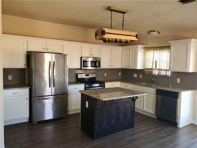 Building Photo - 2412 Pearson Way