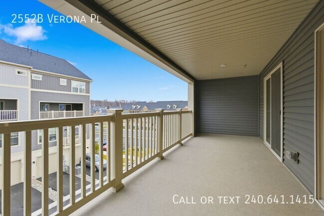 Building Photo - 2552B Verona Pl-