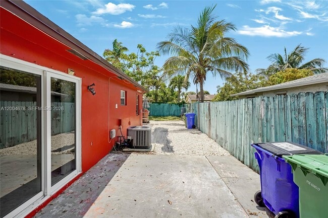 Building Photo - 543 SW 61st Terrace