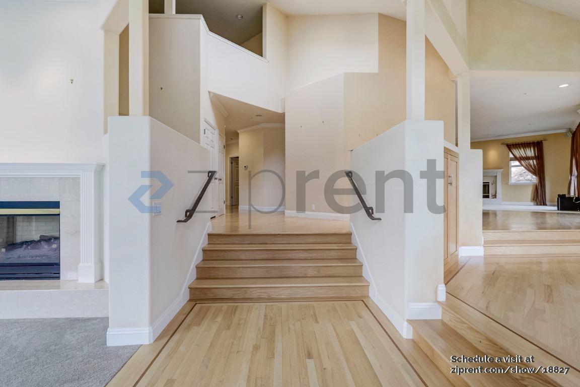 Building Photo - Unit
