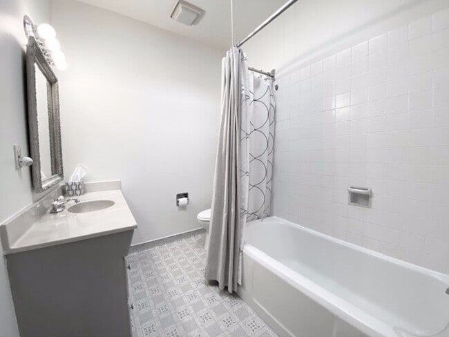 Building Photo - 1810 Pacific Ave