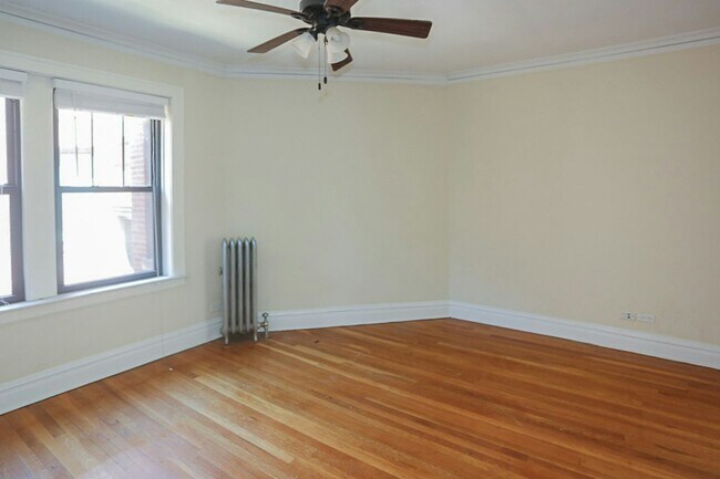 Building Photo - 4717 N Leavitt St
