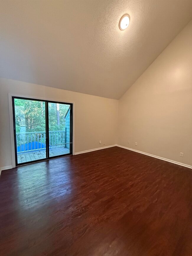 Building Photo - 411 Cambridge Cir