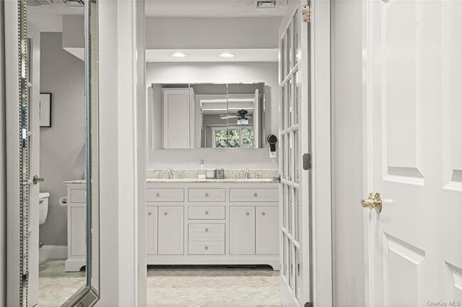 Building Photo - 912 Heritage Hills