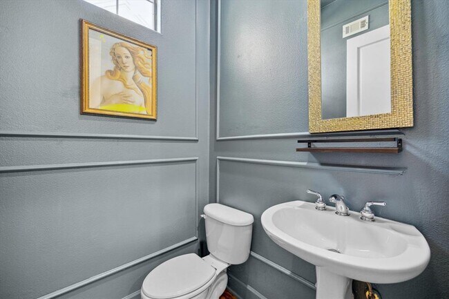 Building Photo - 5807 Birdsall Market Pl