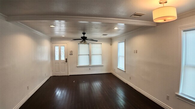 Building Photo - 3614 Mainer St