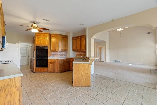 Building Photo - 20 Pine Meadows Ln