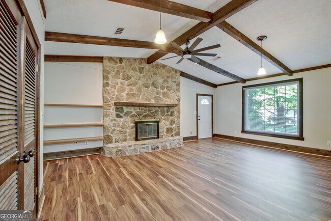 Building Photo - 11 Logwood Ln