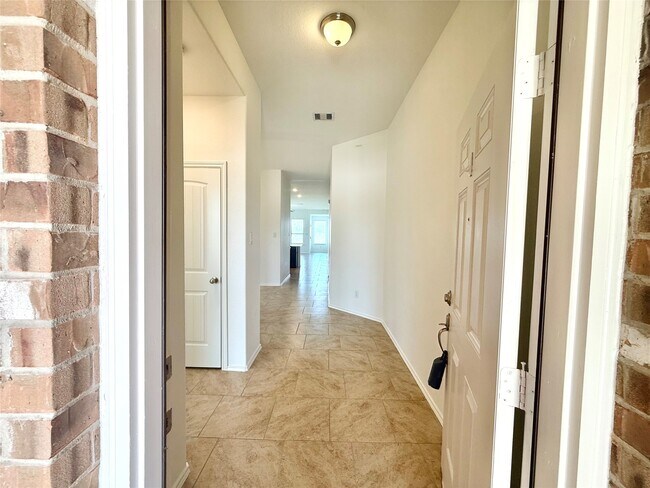 Building Photo - 23603 Legano Dr