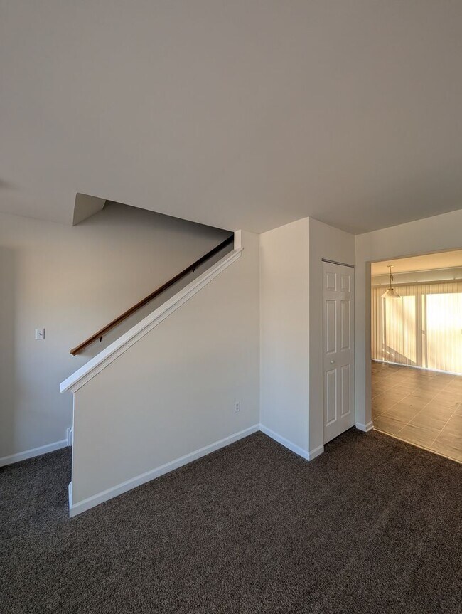 Building Photo - 322 Caribou Ln