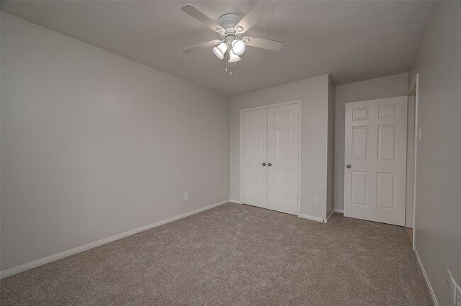 Building Photo - 2802 Burgess Hill Ct