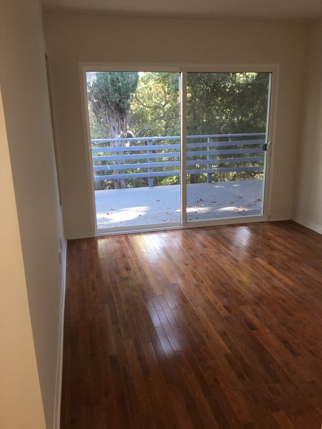 Building Photo - 16806 Mooncrest Dr
