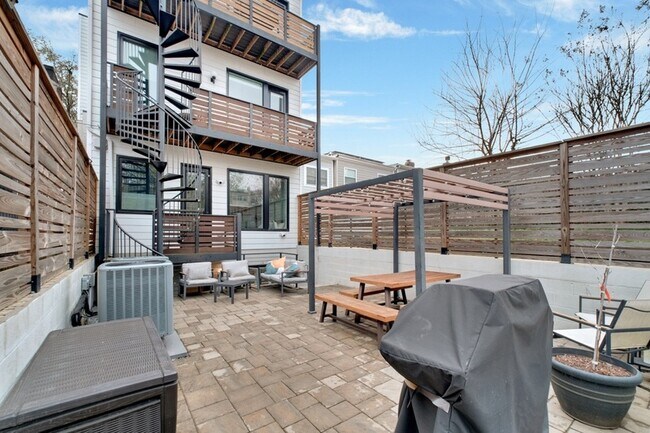 Building Photo - 1419 Upshur St NW