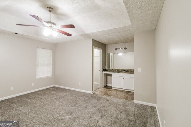 Building Photo - 6165 Leverett Dr