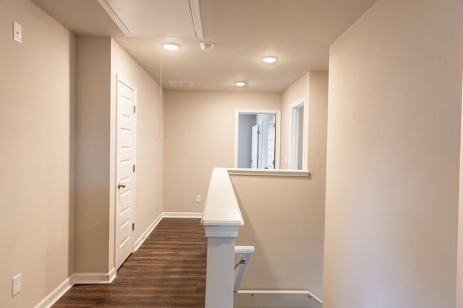 Building Photo - 4 Bed 2.5 Bath home in Gainesville! Retrea...