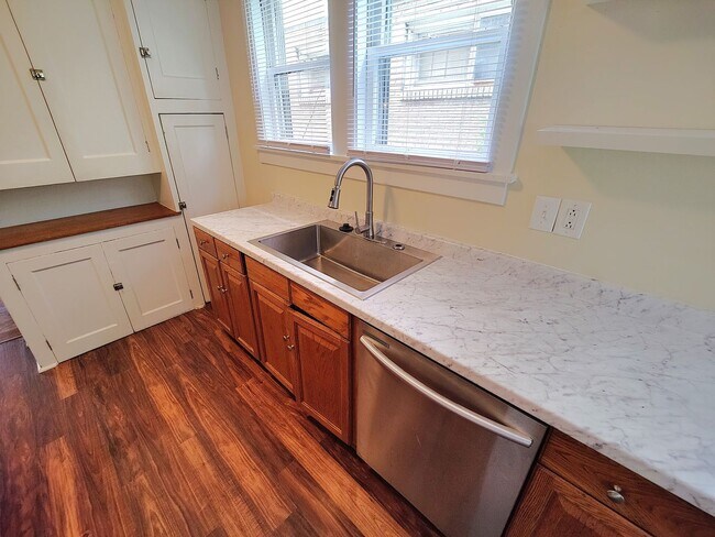 Building Photo - *Spacious & Updated 3BD/1BA Single-Family Home Available in Brookline*