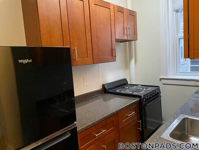 Building Photo - 1175 Boylston St