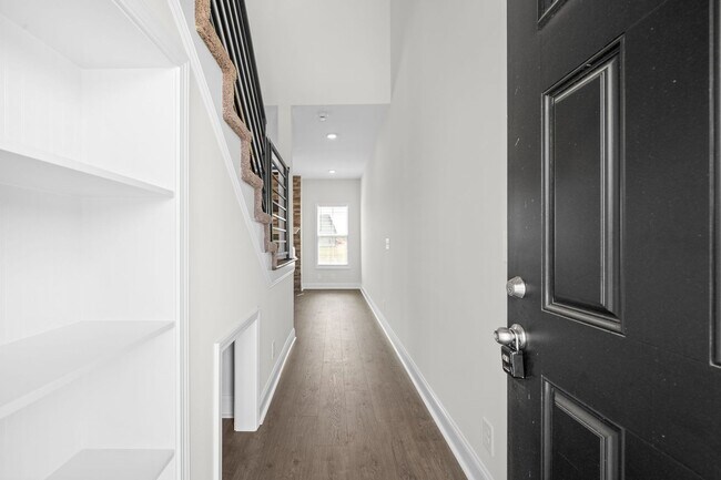 Building Photo - Pet Friendly Three Bedroom with Bonus!