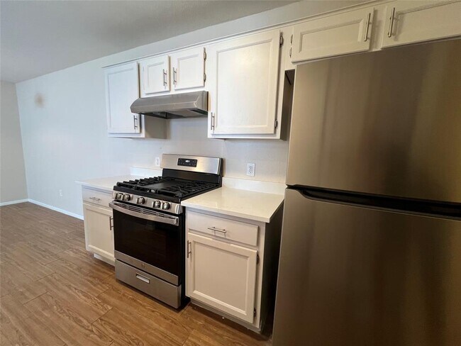 Building Photo - 12302 Alderbrook Dr
